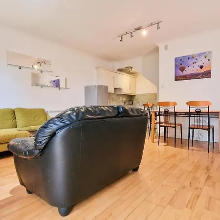 Stylish 3 Bedroom House * Galway