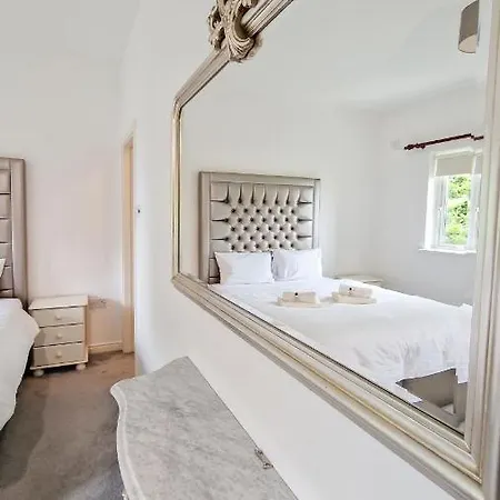 Stylish 3 Bedroom House גלוואיי